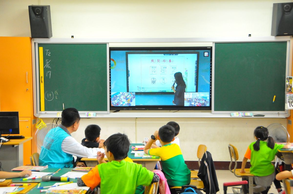 ▲全教總副秘書長李雅菁今（9）日批評，因應九宮格新制，進行混成教學，根本是「不可能的任務」。（資料圖／記者陳惲朋攝）