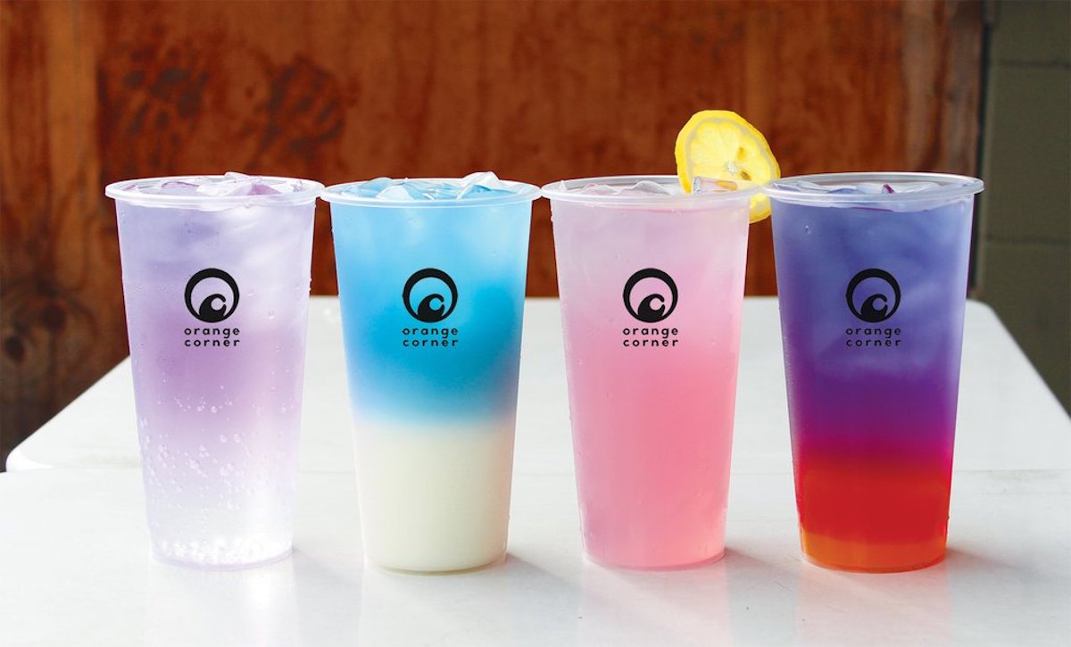 ▲許多店家都打出夢幻漸層星空的噱頭，販賣蝶豆花飲品。（圖／翻攝自 SiiZU）