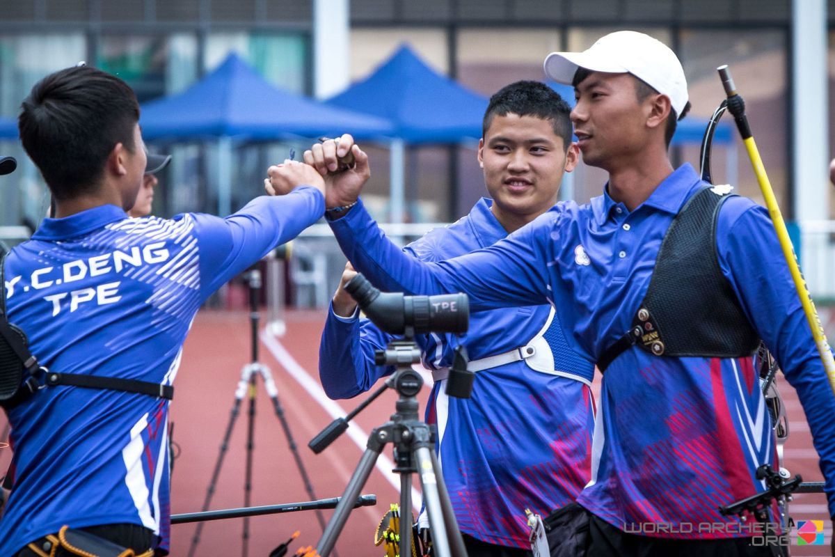 ▲我國射箭男團由魏均珩、湯智鈞鄧宇成組成。（圖／取至World Archery 官網）