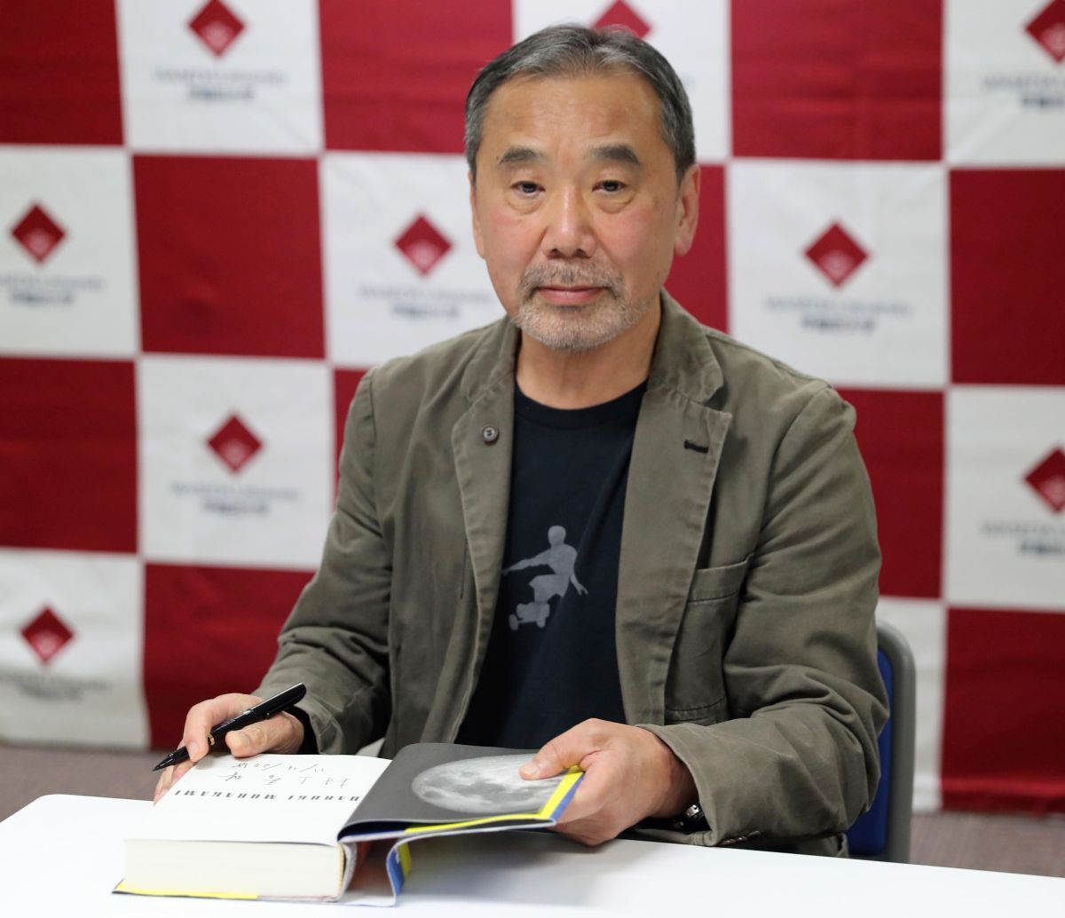 ▲享譽國際的日本知名作家村上春樹，日前在雜誌發表了一篇震驚日本社會的文章，內容為現年 70 歲的他首次對外公開，自己的父親為二戰時期的侵華日軍，甚至曾經目睹當時的華人慘遭日本同袍斬首。（圖／達志影像／美聯社）