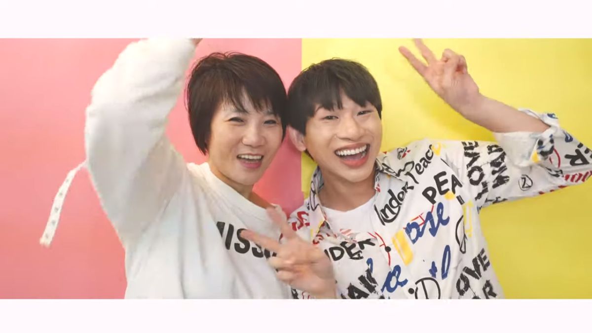 ▲嘻小瓜與媽媽母親節溫馨合唱（圖／影片截圖）