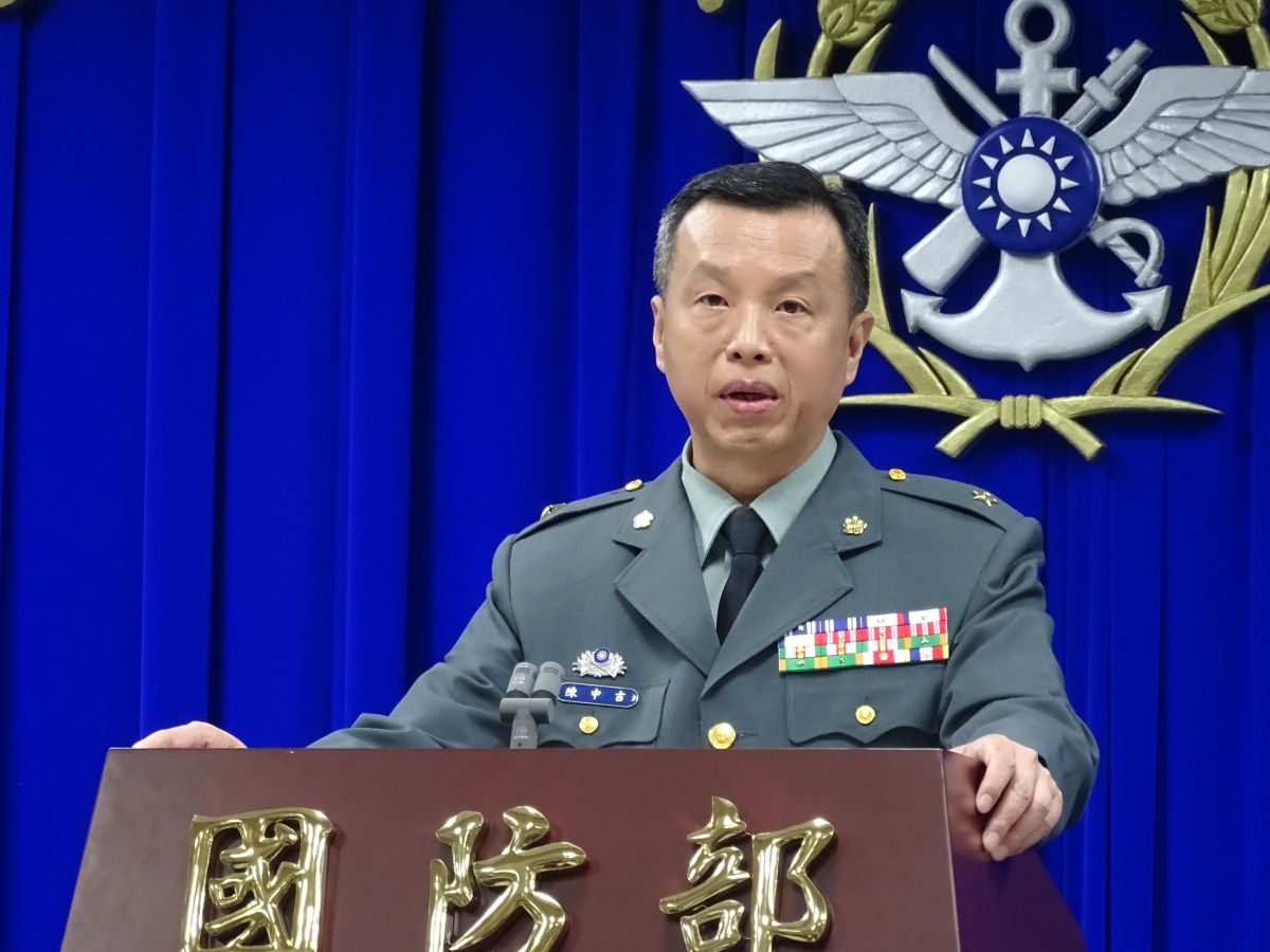 ▲針對行政院長蘇貞昌日前指示希望國軍能精進救災服裝，國防部發言人陳中吉對此表示，不管是樣式選定、徵詢官兵意見，都在進行當中。（圖／記者呂炯昌攝, 2019.5.14）