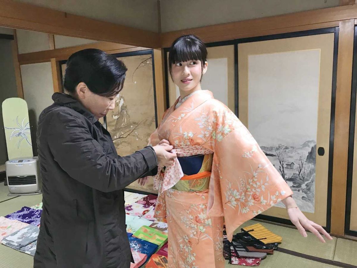 ▲連俞涵首度穿和服。（圖／愛玩客）