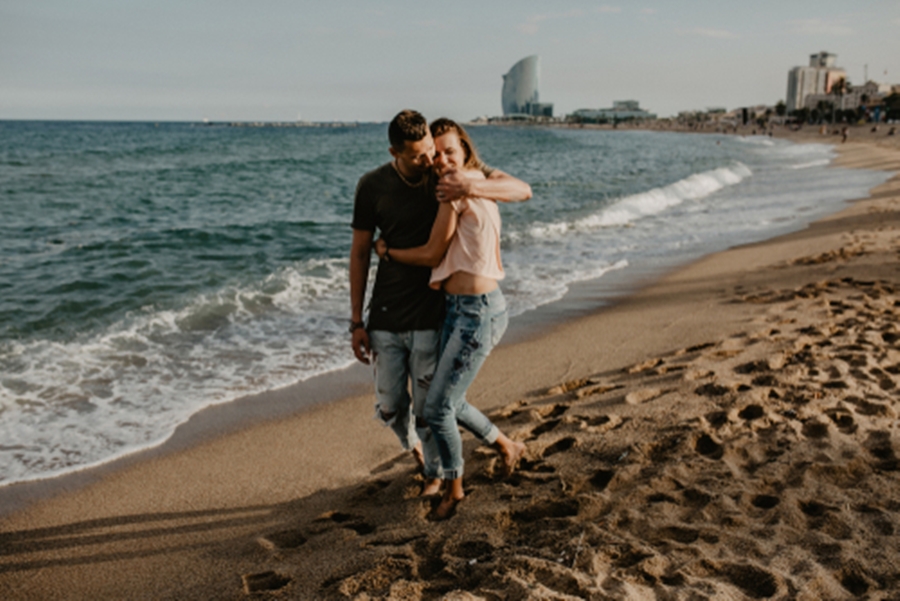 以下六件妳不刻意不做作、發自內心的行為，在那個片刻，妳的分數會馬上在男人心裡增加。▲（圖／shutterstock）