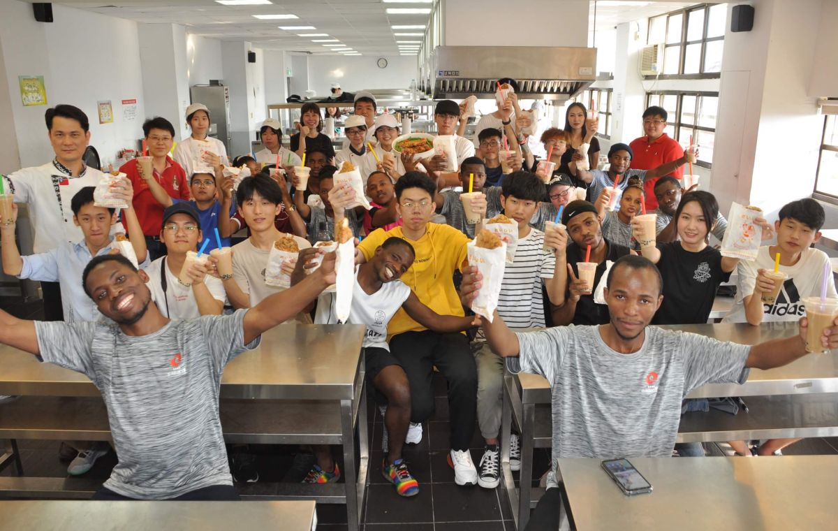 ▲升學資訊平台大學問今（24）日指出，受台海危機影響，不只陸生歸零，過去僑生主要來源國馬來西亞的學生也紛紛赴中國升學。（示意圖／Nownews資料畫面）