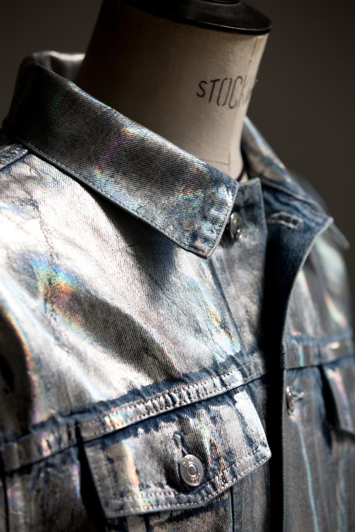 ▲Kim Jones 為 BTS 打造的巡演服展現未來科技感。（圖／Dior提供）