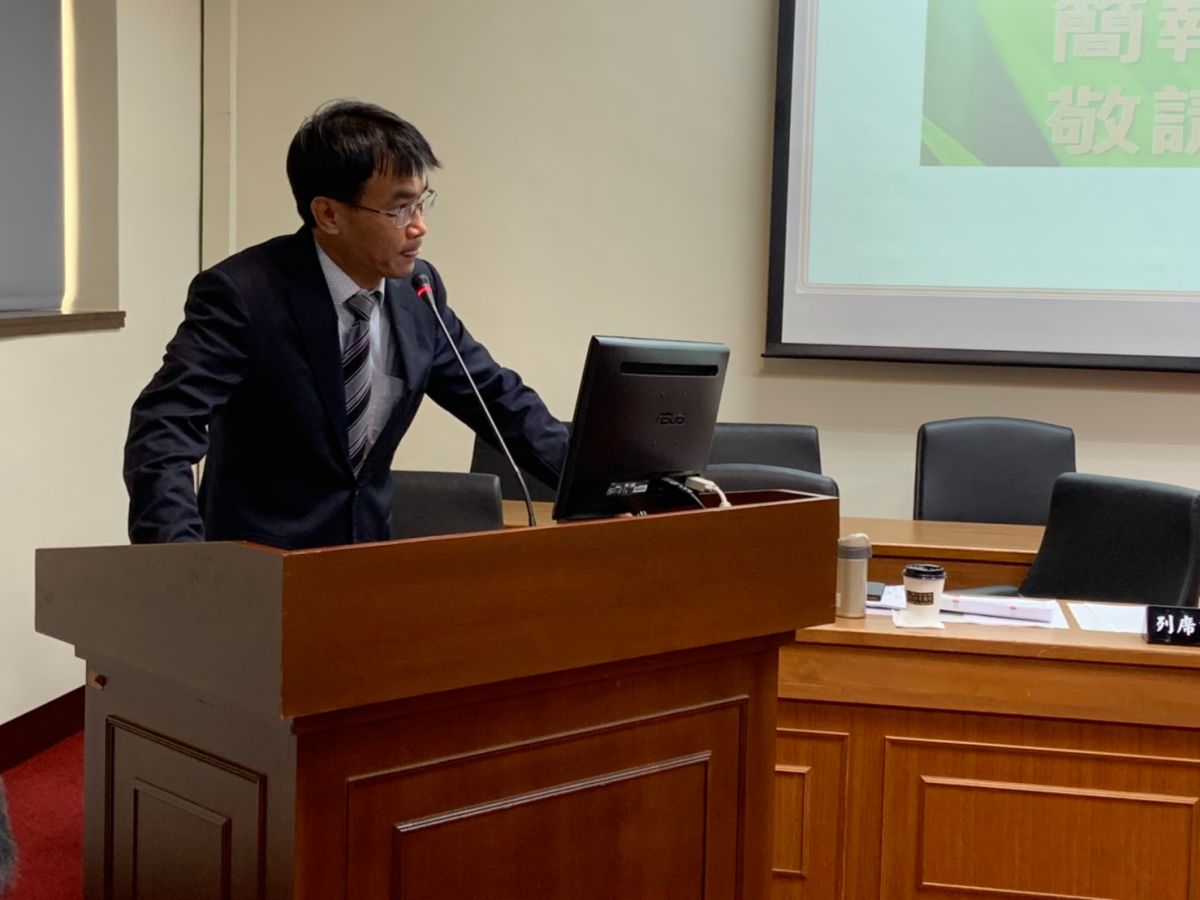 農委會主委陳吉仲赴立法院接受質詢，他向國民黨立委叫戰，如果要辯論自經區，快來委員會質詢他。 (圖/記者吳承翰攝)