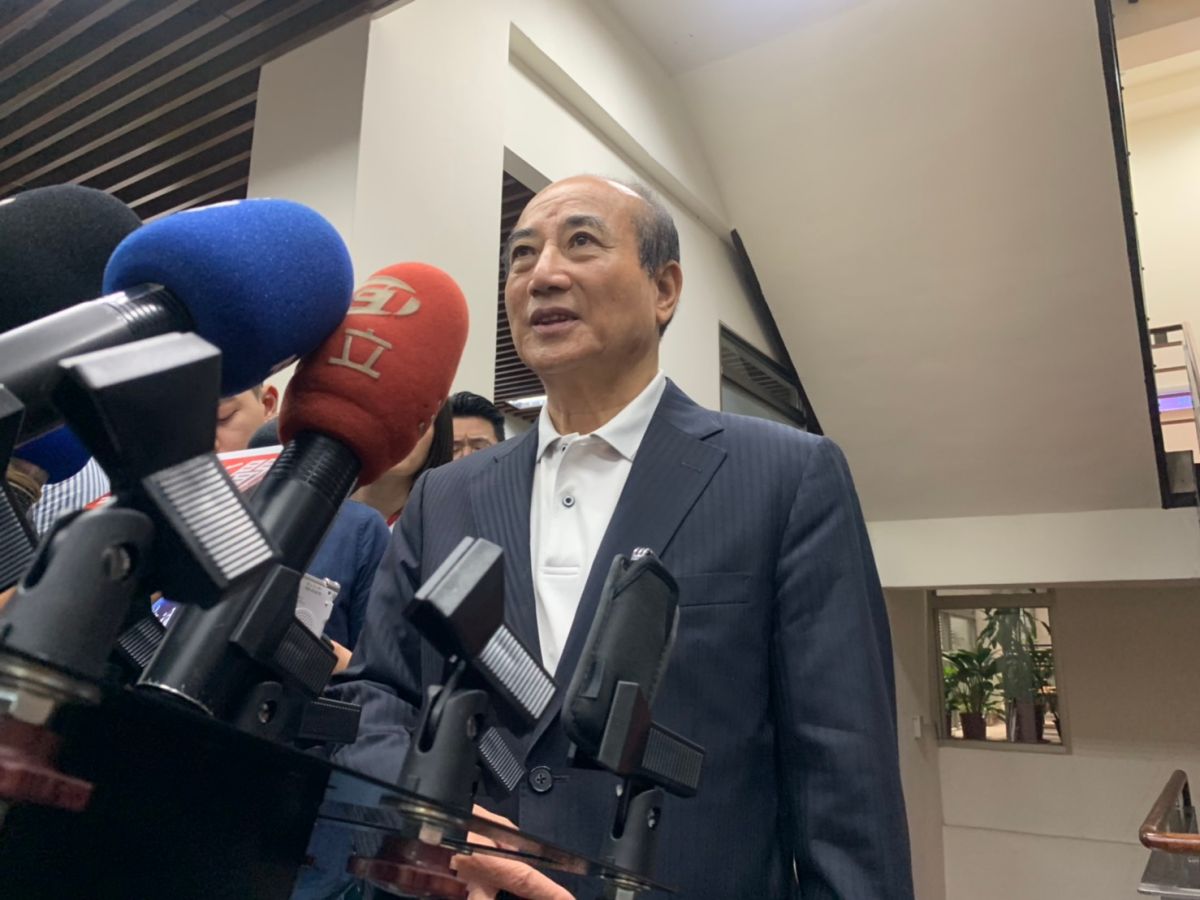 鴻海集團董事長郭台銘拋出若當選總統，將推動內閣制，前立法院長王金平則認為，仍需要取得社會共識，修憲沒有這簡單。 (圖/NowNews資料照)