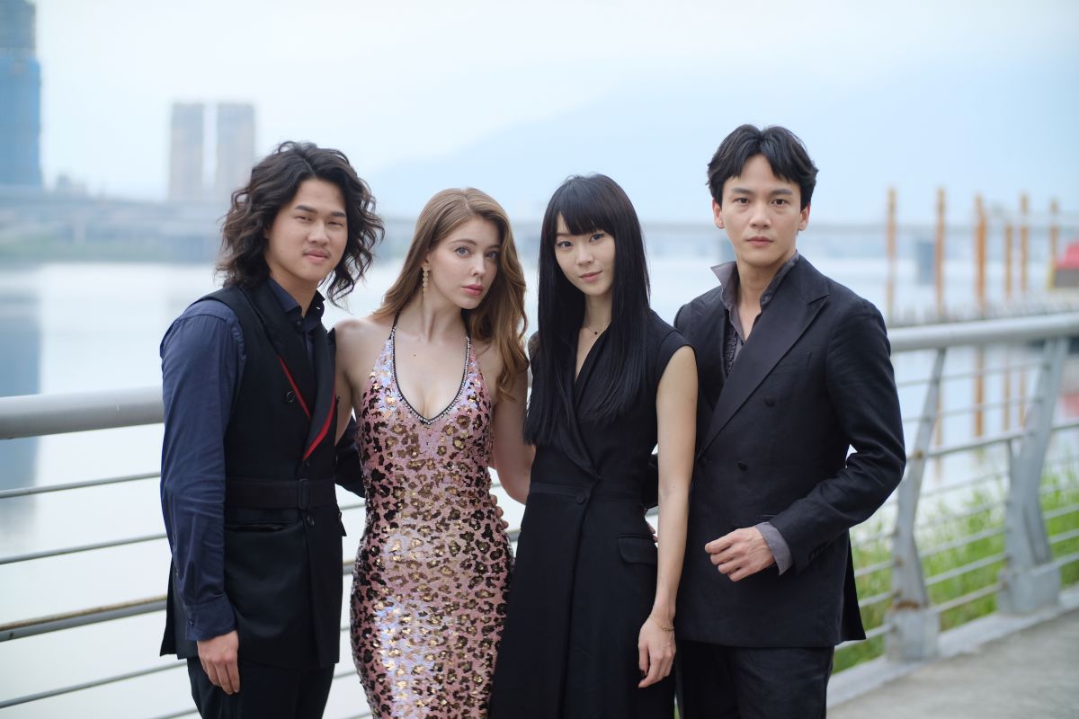 ▲（左起）阮承恩、安妮、鍾瑶曹、晏豪首次演出吸血鬼，感覺都很新鮮。（圖／光譜映像）
