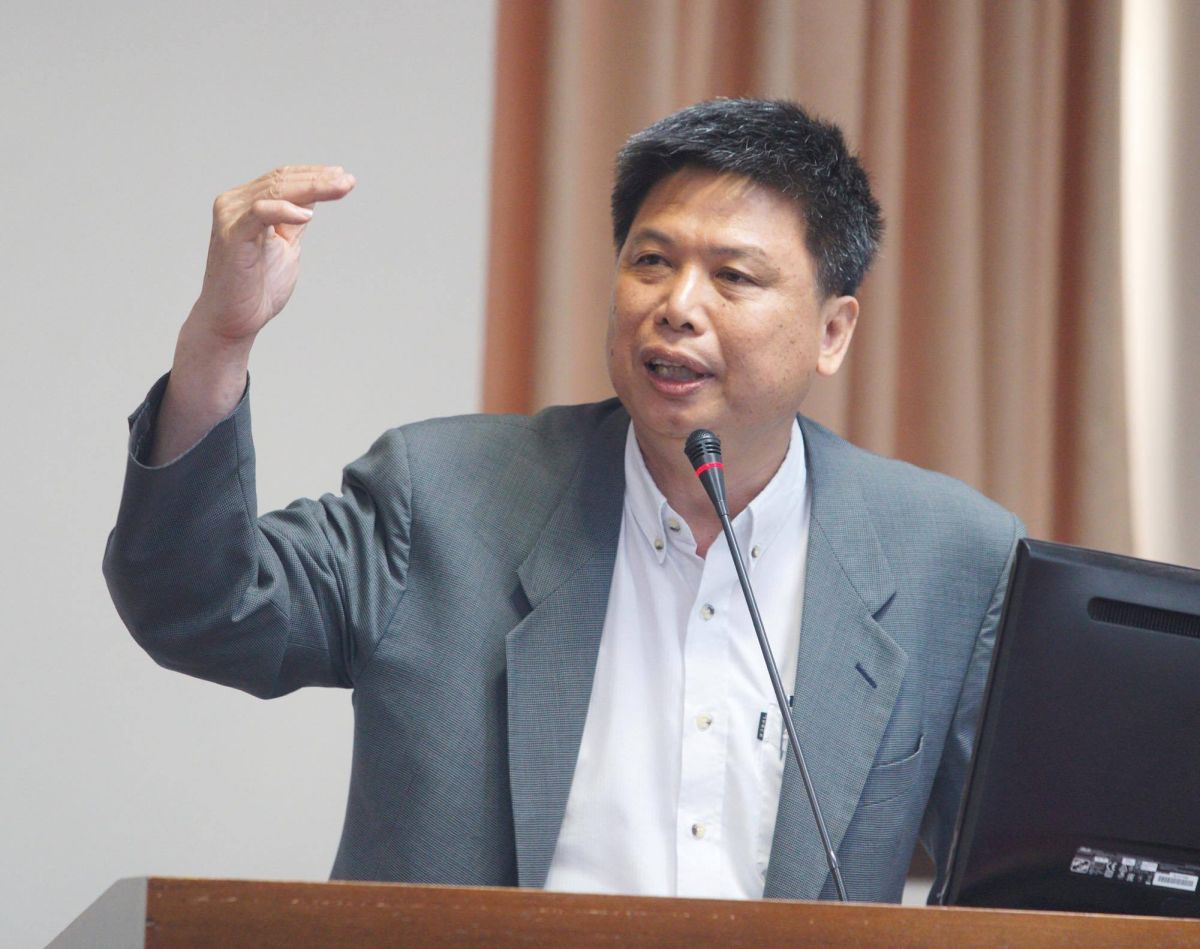 ▲中華郵政智慧物流中心招租案爭議，政治大學地政學系教授徐世榮提出不同看法，該為此發怒的應該是因「郵政物流園區」被剝奪土地的人民，詹宏志還不夠資格。（圖／翻攝自徐世榮臉書）