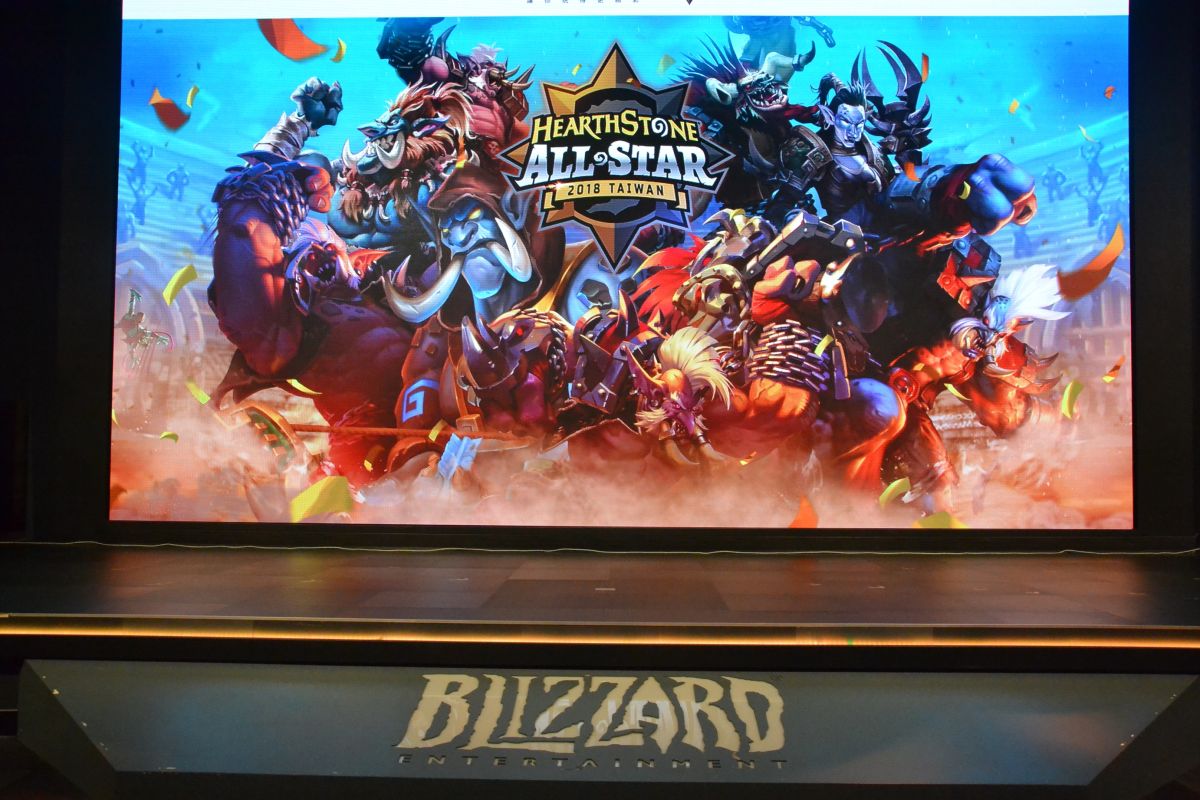 ▲暴雪旗下位在台北的暴雪電競館將轉讓給「上報」世代傳媒。圖為去年《爐石戰記》明星賽於暴雪電競館舉辦的活動。（圖／記者顏大惟攝）