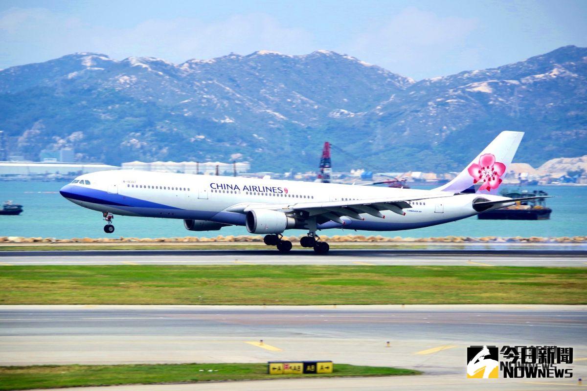 ▲台北國際觀光博覽會今（ 17 ）日登場，家航空公司推出破盤機票優惠，最低 599 元就可以出國度假。（圖／記者陳致宇攝）