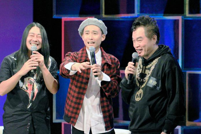 ▲乱彈阿翔（左起）、浩子和康康在節目中組成新美聲男團「大男孩三重唱」。（圖／公視提供）