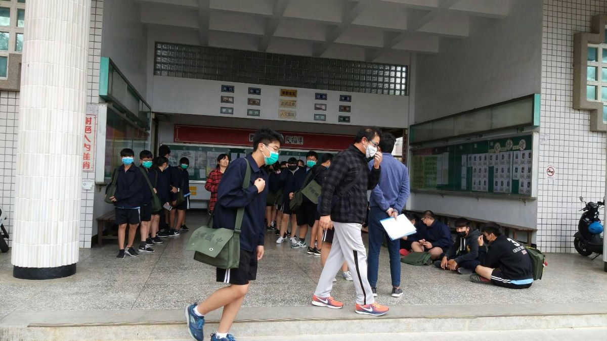 ▲澎湖流感肆虐，馬公國中13名學生感染，西嶼國中則因群聚性感染嚴重，因此自主性停課3天。（圖／劉姓民眾提供，2019.05.17）