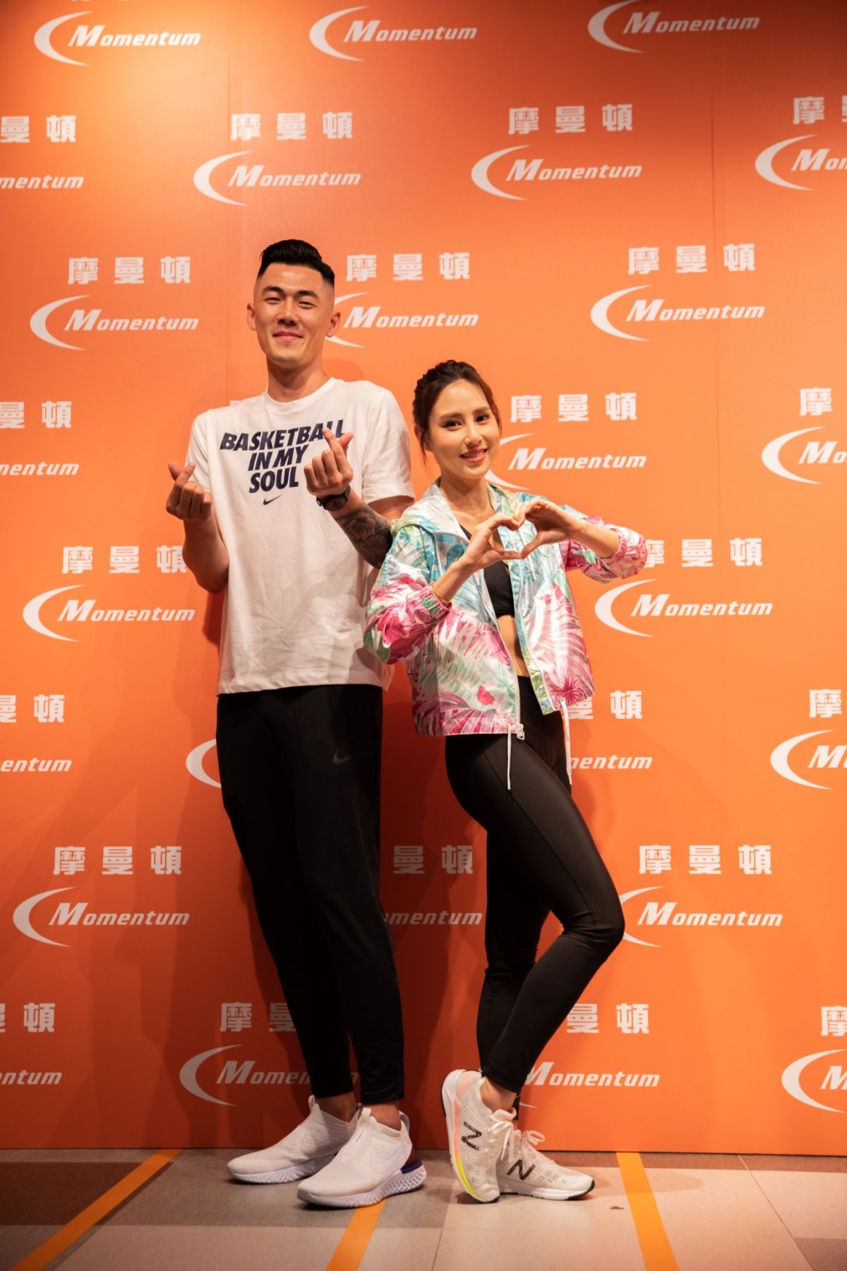 ▲劉錚（左）今天看到房思瑜展現青春亮麗的模樣也不禁紅了臉頰。（圖／主辦單位提供）