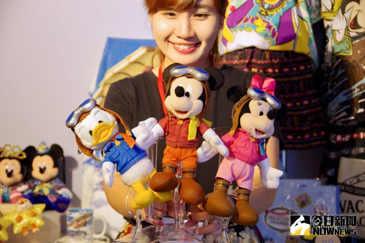 ▲為迎接即將來臨的夏季，東京迪士尼度假區將推出全新遊樂設施及活動，還有逾百種超萌的周邊商品及餐飲，讓人恨不得通通帶回家。（圖／記者陳致宇攝）