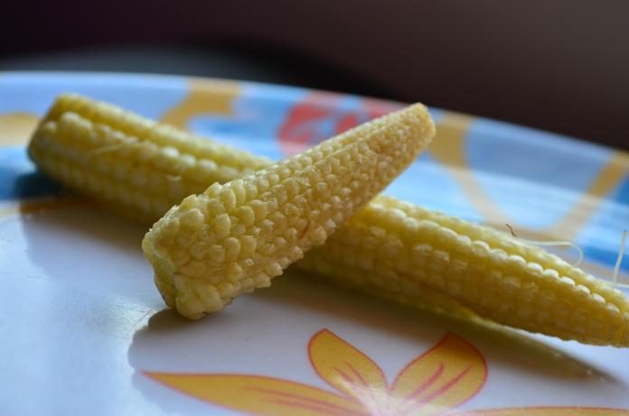 ▲ 玉米筍有豐富膳食纖維，能幫助排便。（圖／pixabay）
