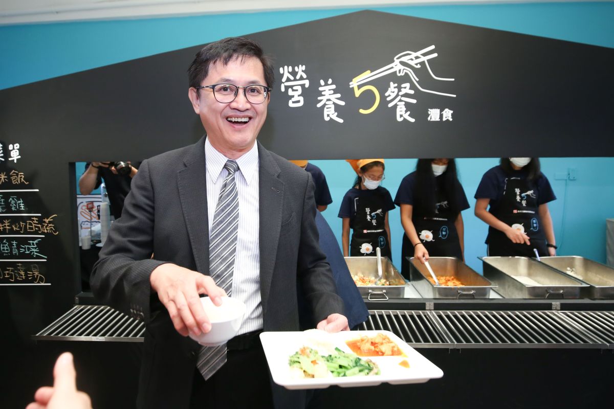 ▲和碩董事長童子賢心繫同婚專法，上午在新北市樹林參加灃食教育基金會活動，下午便現身集會現場繼續相挺。（圖／灃食教育基金會提供）