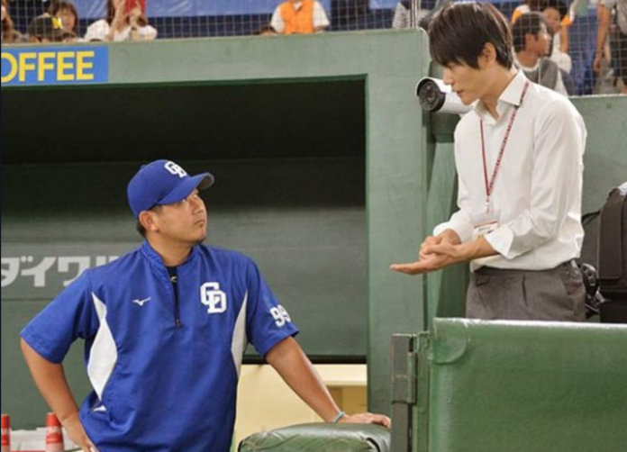 ▲松坂大輔與上重聰。（圖／取自東京體育報）