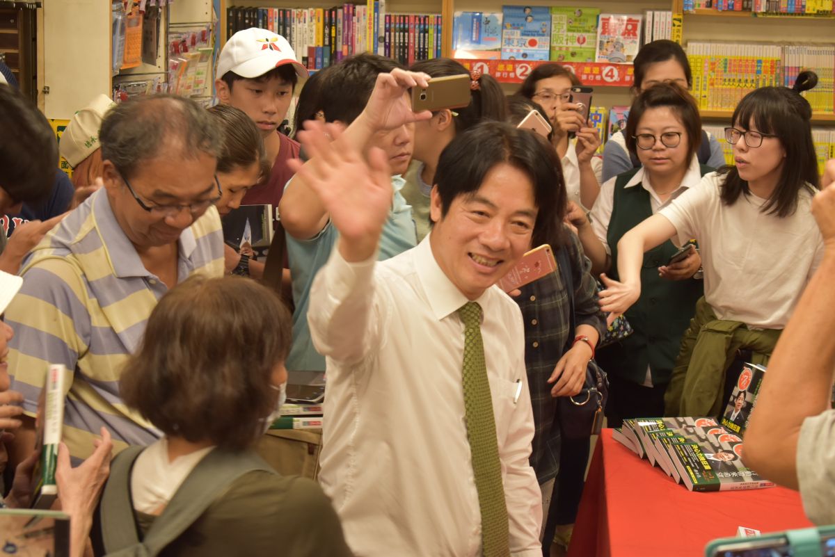 ▲前行政院長賴清德今（18）日於嘉義舉行簽書會。（圖／賴清德競選辦公室提供）