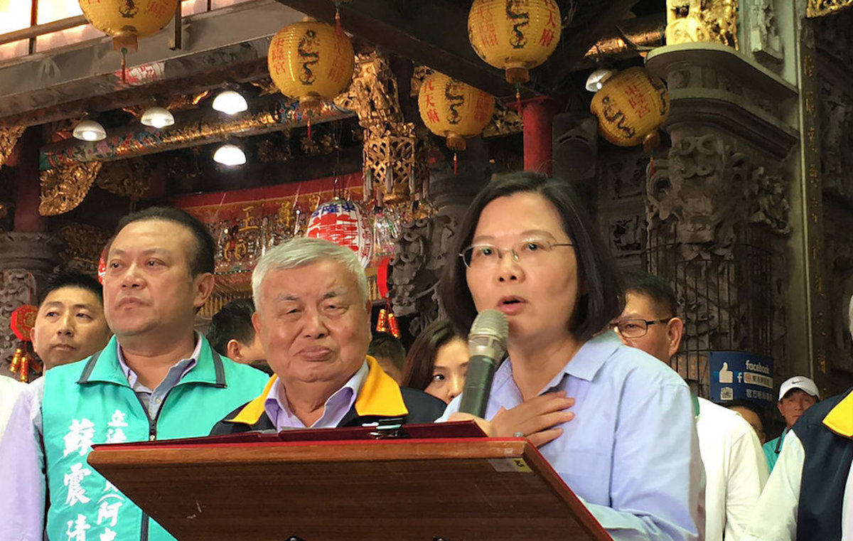 ▲蔡英文酸郭台銘：「你的工廠內怎麼有那麼多年輕人想不開？」（圖／中央社資料圖片）