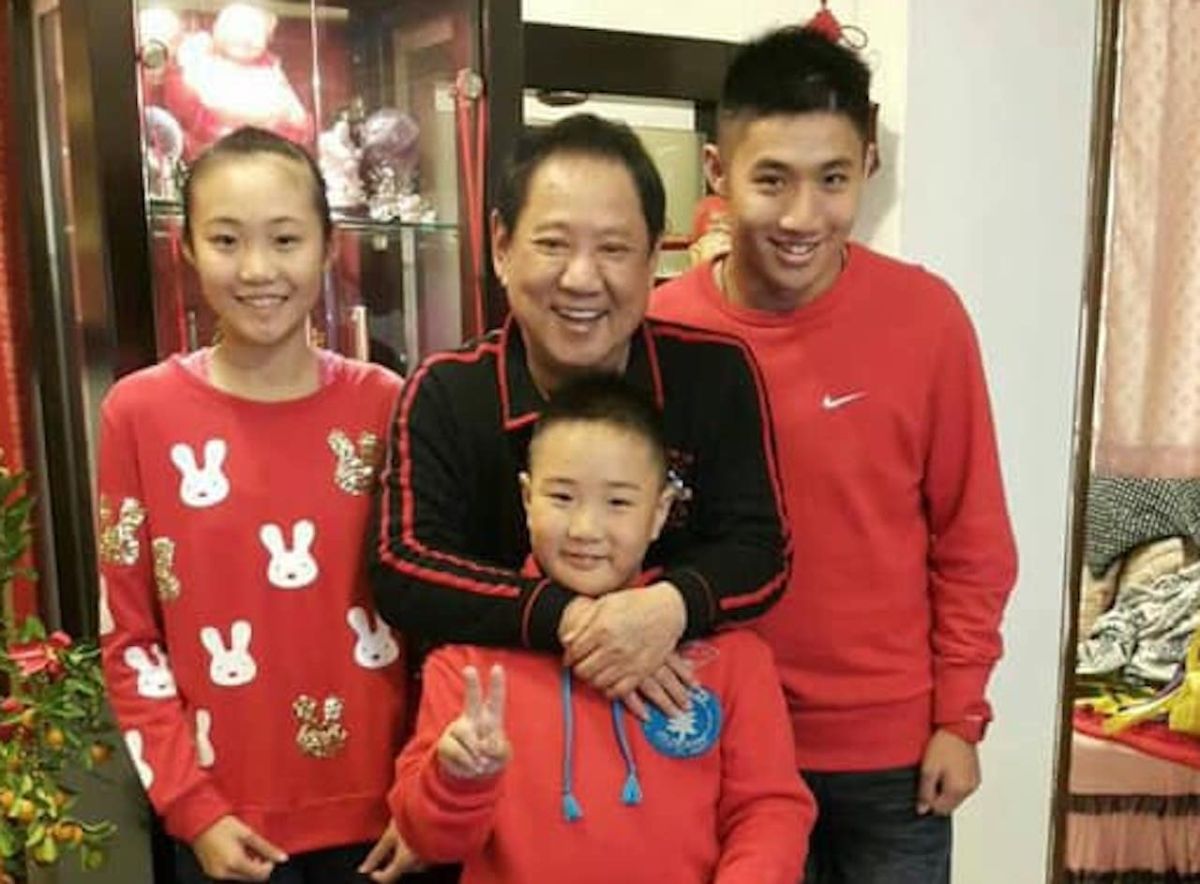 ▲馬如龍（中）的外孫黃博鈞（右一）不幸英年早逝。（圖／翻攝臉書）