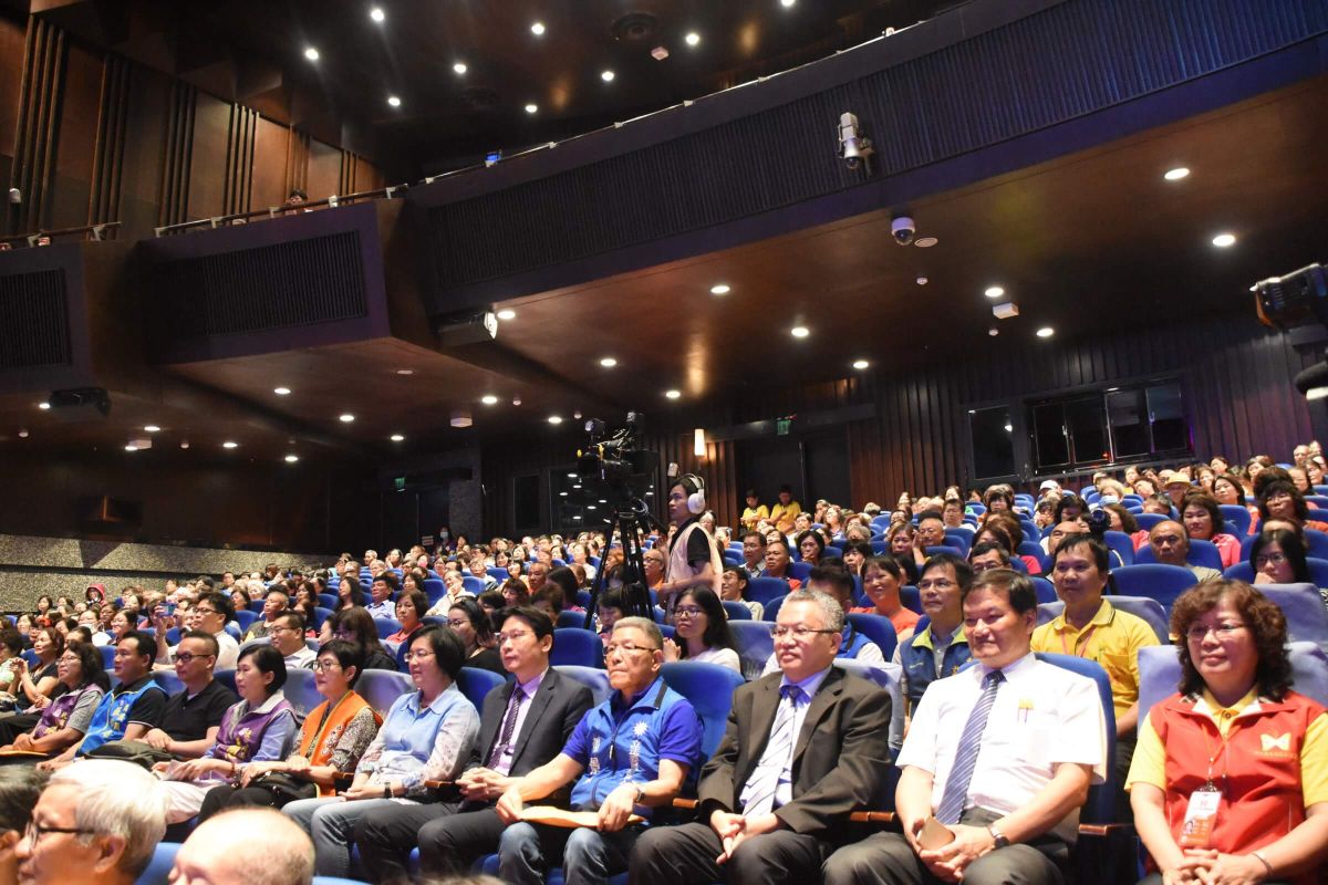 ▲「向彰化縣志工致敬」公益演唱會在員林演藝廳登場，王惠美說，志工可說是大菩薩，也可以說是給人希望的小天使。（圖／記者陳雅芳攝，2019.05.19）