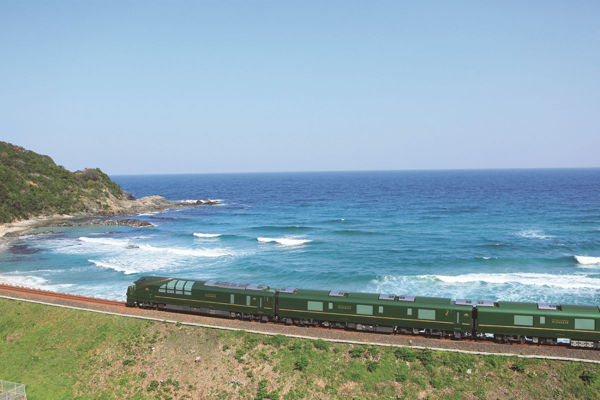 ▲可樂旅遊看好頂級旅遊市場，首次獨家包下曙光瑞風號販售，限量 30 個座位，團費每人 34 萬 8800 元起跳。（圖／可樂旅遊）