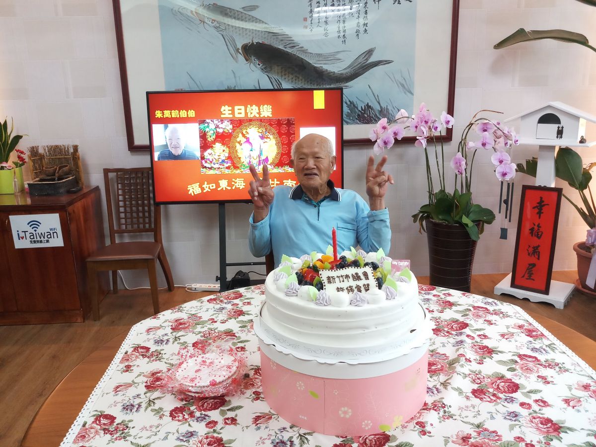 ▲（曾接待過數十萬山友的「李棟山莊」莊主朱萬鶴今天歡慶93歲生日。圖／王漢青攝, 2019..05.21）