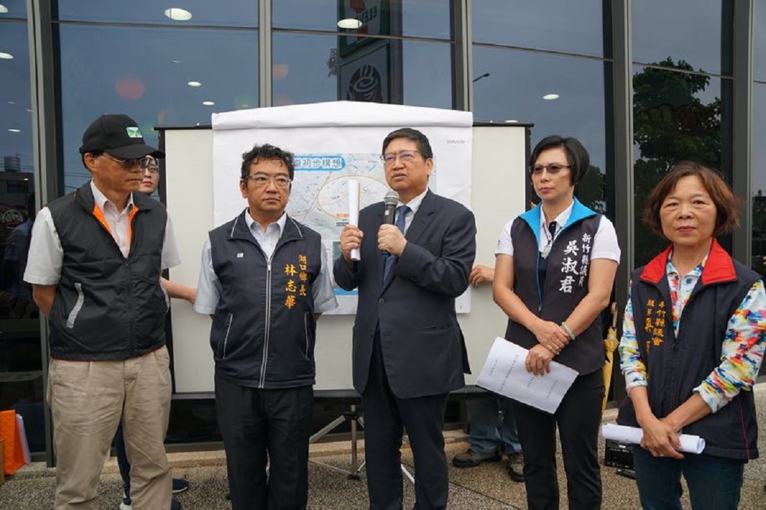 ▲新竹縣長楊文科(左三)邀集交通部高速公路局副局長陳國隆(左)等人現場會勘，解決中山高湖口段塞車惡夢。（圖／新竹縣政府提供）