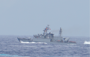 螺絲又鬆了！誤射雄三飛彈軍艦把艦長職章當垃圾丟海　海軍回應了
