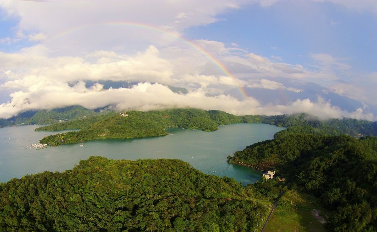 ▲日月潭不僅是南投人的水源命脈，更因景色優美，成為觀光勝地。（圖／翻攝自臉書粉專「再發現。動感日月潭!」）