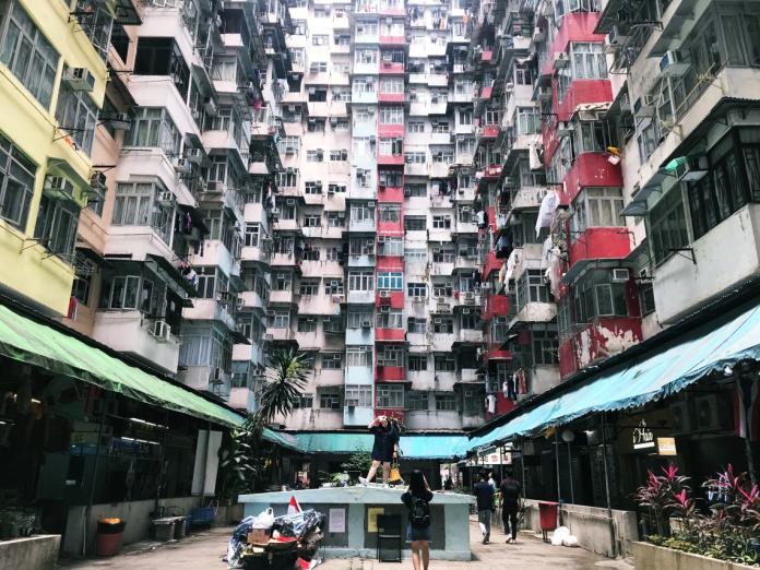 ▲俗稱「怪獸大廈」的香港鰂魚涌海山樓，是不少人去香港必拍景點之一。（圖／NOWnews資料照）