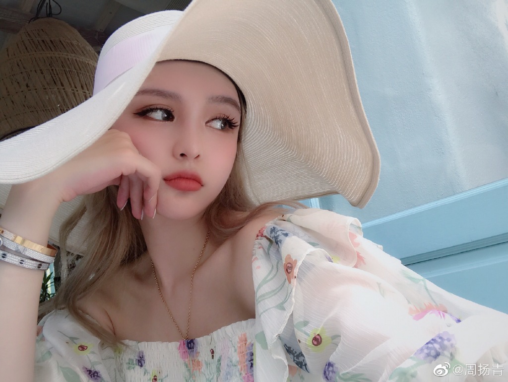 ▲周揚青回應網友整形的問題。（圖／翻攝周揚青微博）