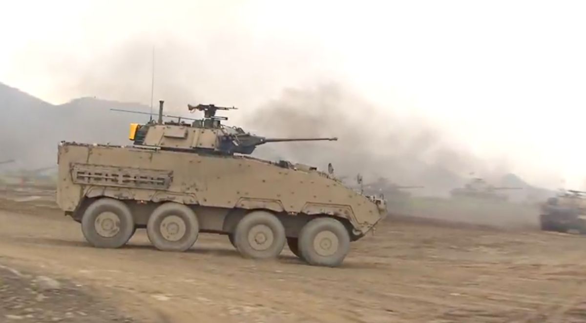 ▲國軍第四作戰區23日在屏東滿豐訓場實施「聯合灘岸殲敵作戰第二次任務訓練」，CM34 30公厘鏈砲雲豹輪型甲車首度公開亮相。（圖／軍聞社提供, 2019.5.23）