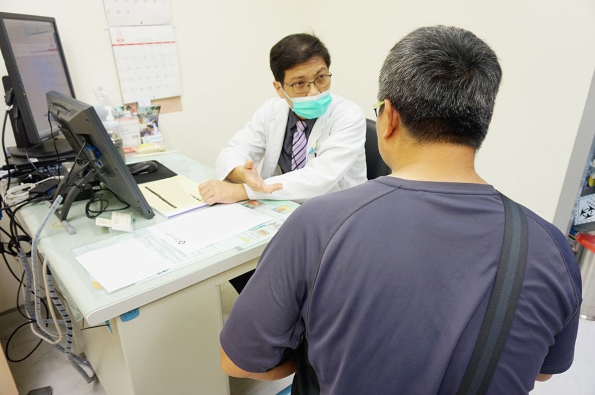 ▲新竹馬偕醫院單孔腹腔鏡大範圍切肝手術 保住中年男子一命。（示意圖非新聞當事人／新竹馬僣醫院提供）