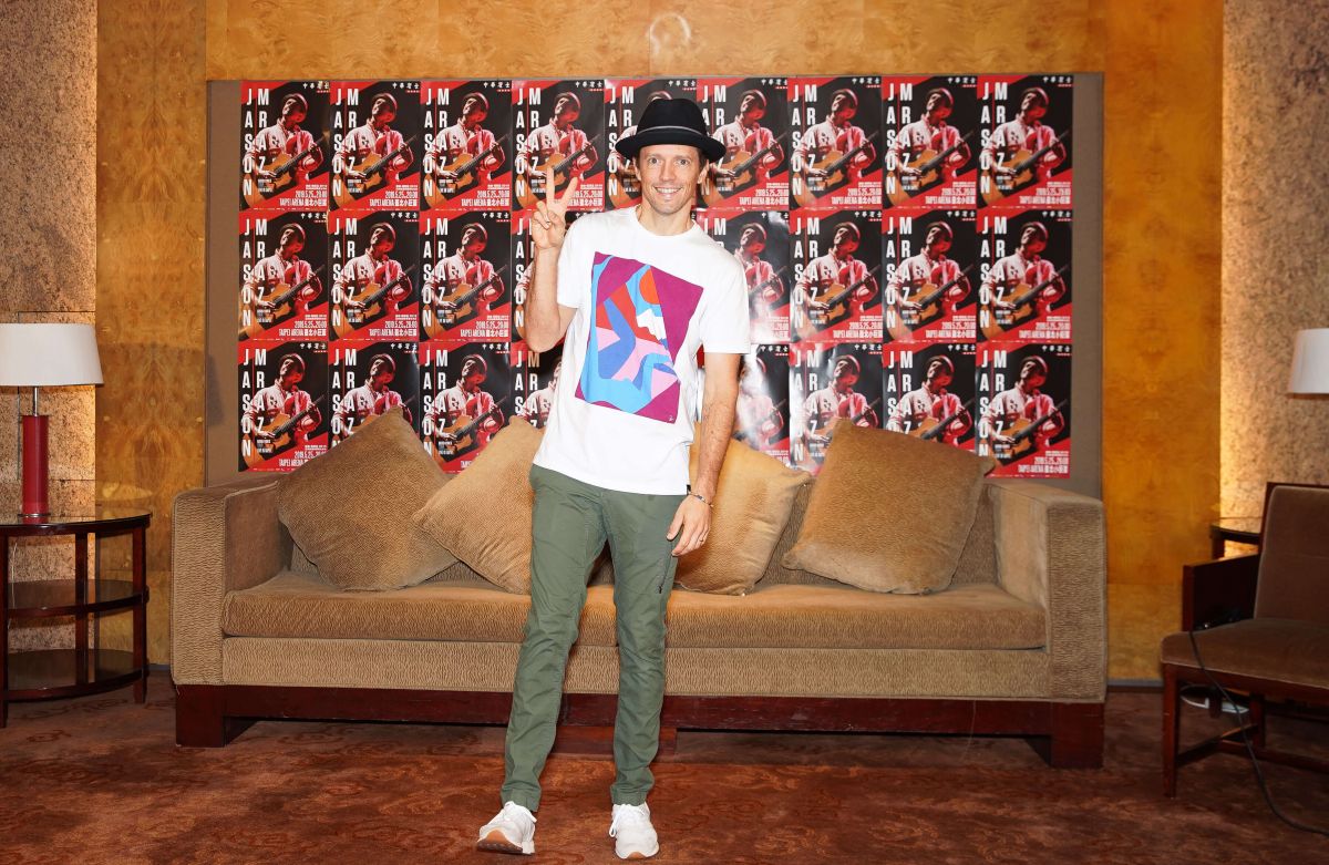 ▲傑森·瑪耶茲抵台提早為演唱會做準備。（圖／華納音樂提供）
