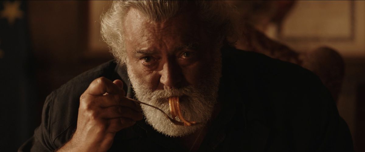 ▲義大利影帝一邊吃麵一邊落淚，展現超神演技。（圖／東昊）