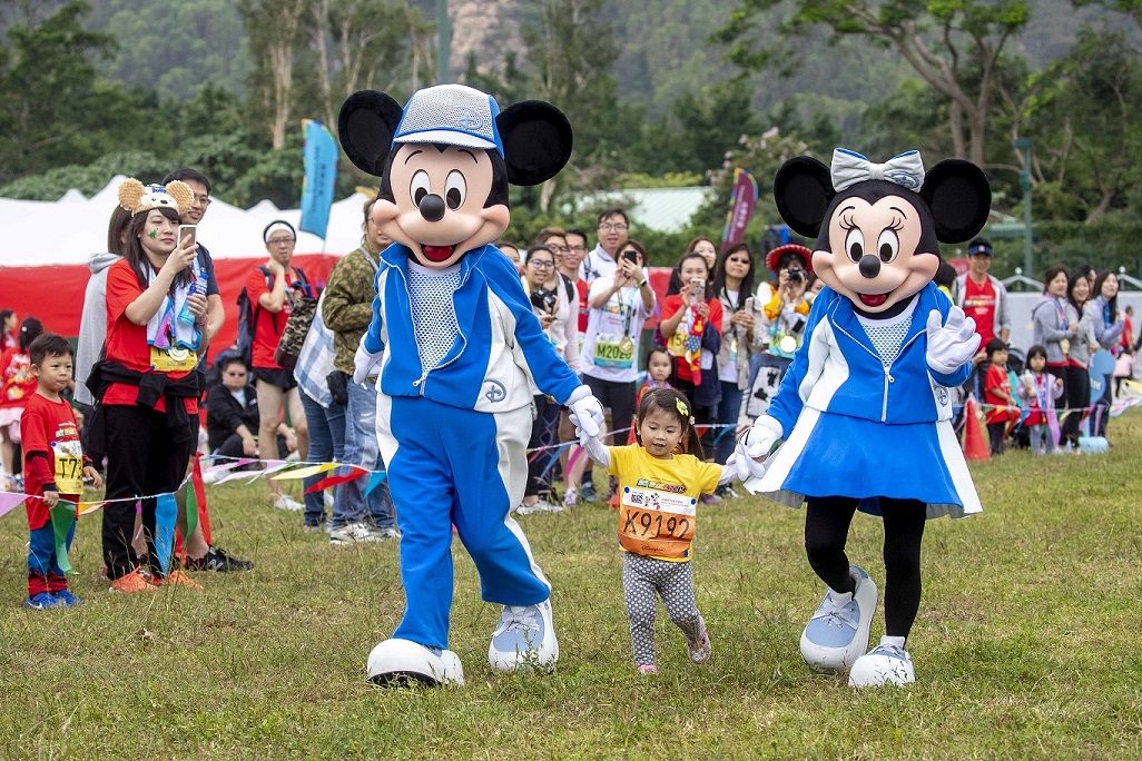 ▲針對小朋友推出「米奇與好友兒童跑」，每個年齡組別的旅客都可以共襄盛舉。（圖／香港迪士尼樂園）