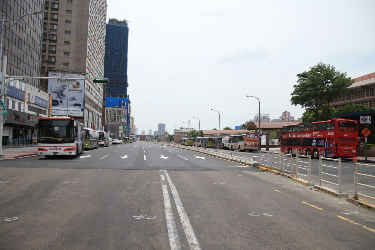 ▲北部萬安演習 27 日登場，人、車配合軍、警人員引導進行疏散。（資料照圖／軍聞社提供）