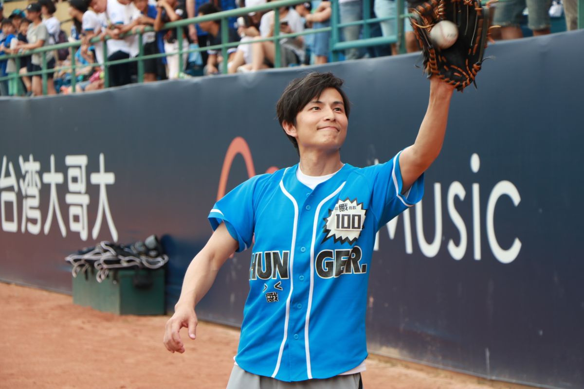 ▲孫協志開場前特地在一旁練習。（圖／中視提供）