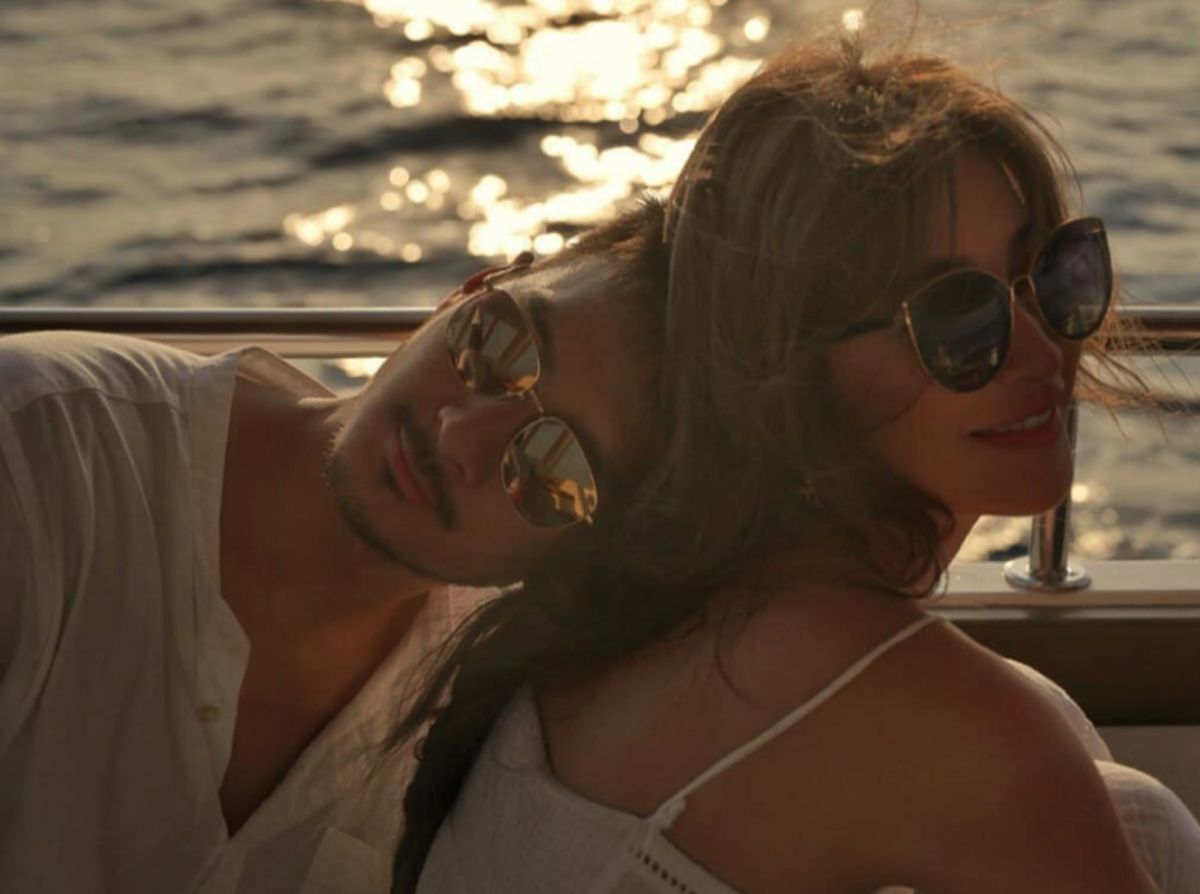 ▲呂銳PO和許維恩在夕陽下相互依偎的親密照。（圖／翻攝IG）