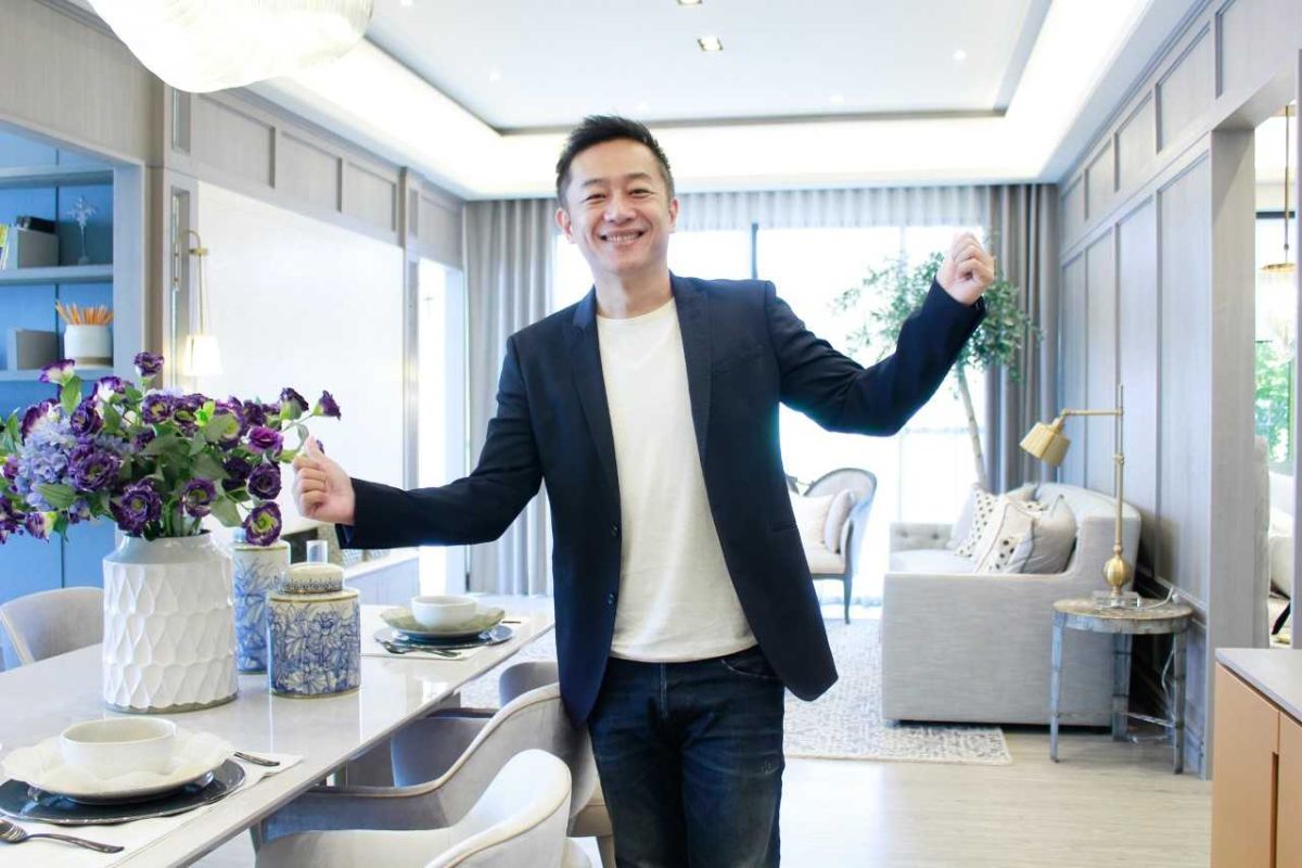 ▲陳昭榮直播賣房。（圖／翰成數位直播）