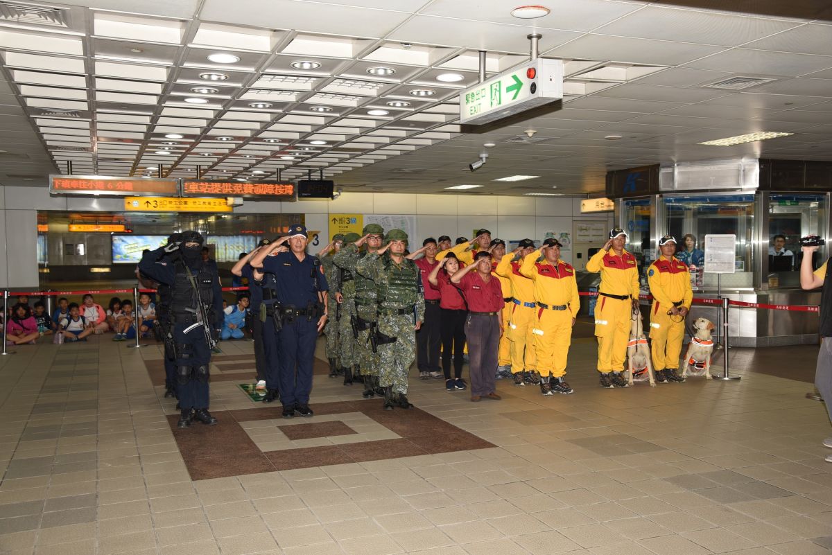 ▲108 年萬安 42 號演習南部地區（高雄市、臺南市及屏東縣）併金門地區將於5 月 28 日（星期二）下午 1 時 30 分至 2 時，實施警報發放、人車疏散及交通管制。(圖／高市警局提供)