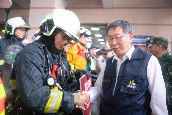 台北市長柯文哲視察108年北部七縣市萬安42號軍民聯合防空演習。（ 圖 / 台北市政府提供 ）