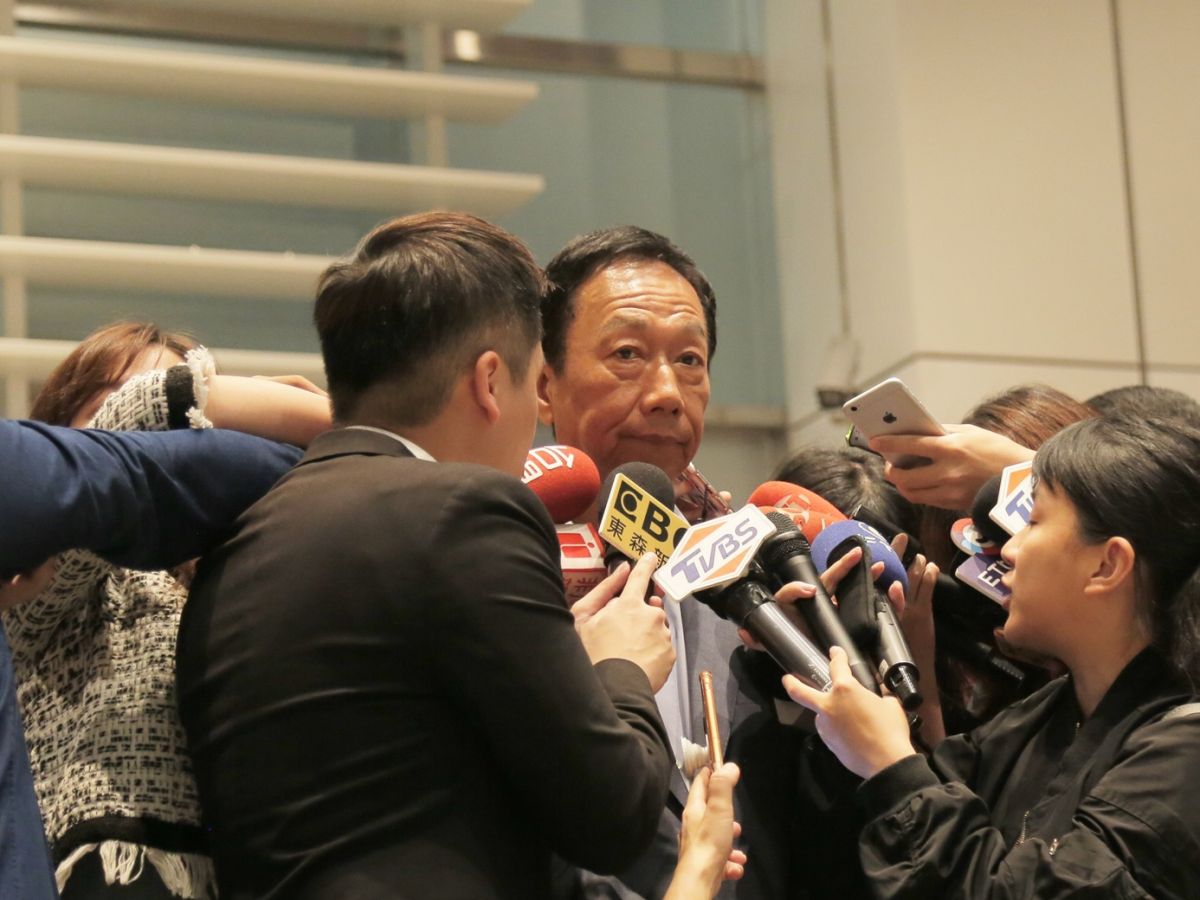 ▲民進黨政府批評郭挑起族群跟世代對立，國民黨總統初選參選人郭台銘反駁「是民進黨政府沒有解決問題，才造成社會對立」自己不需道歉。(圖／讀者提供)