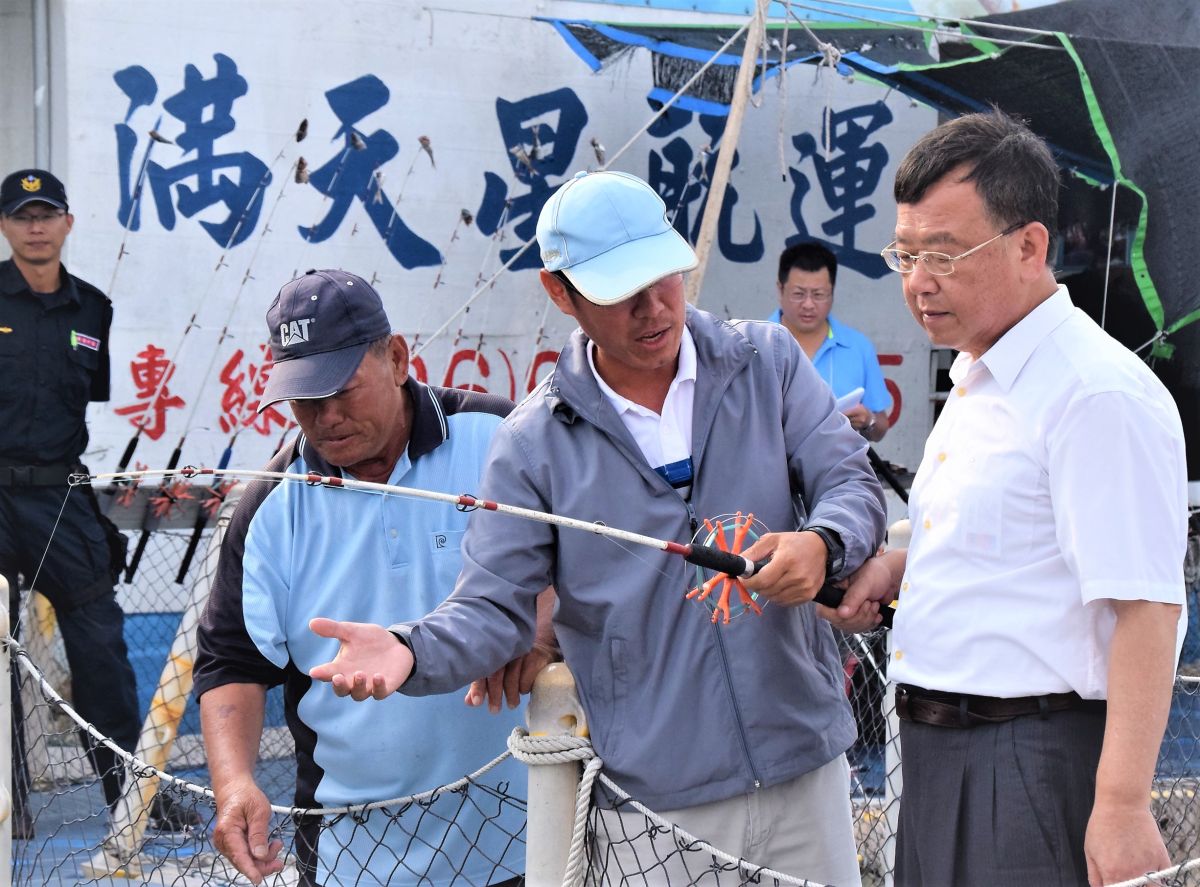 ▲澎湖縣政府有意針對魚槍搭配潛水器捕魚制定自治條例，由現行處3萬以上15萬元以下的「行政罰」改為「刑事罰」，違法得處拘役。（圖／記者張塵攝，2019.05.27）