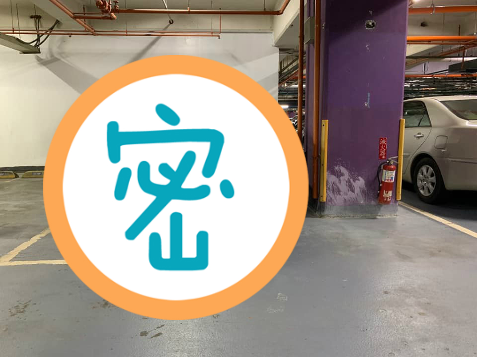 ▲亂停挨轟？賓士「超水準停法」萬人讚爆，車主現身大逆轉。（圖／翻攝自爆料公社）