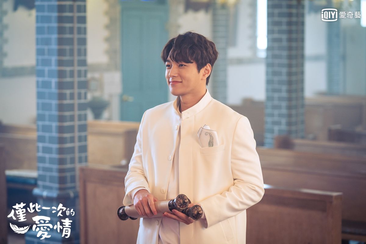 ▲金明洙在新戲演出帥氣天使。（圖／愛奇藝台灣站）