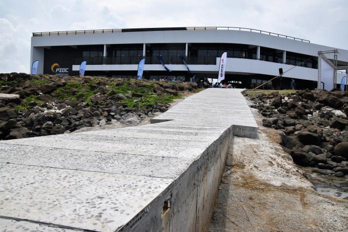 PIDC國際潛水中心開幕　水泥凸堤破壞海岸線煞風景

